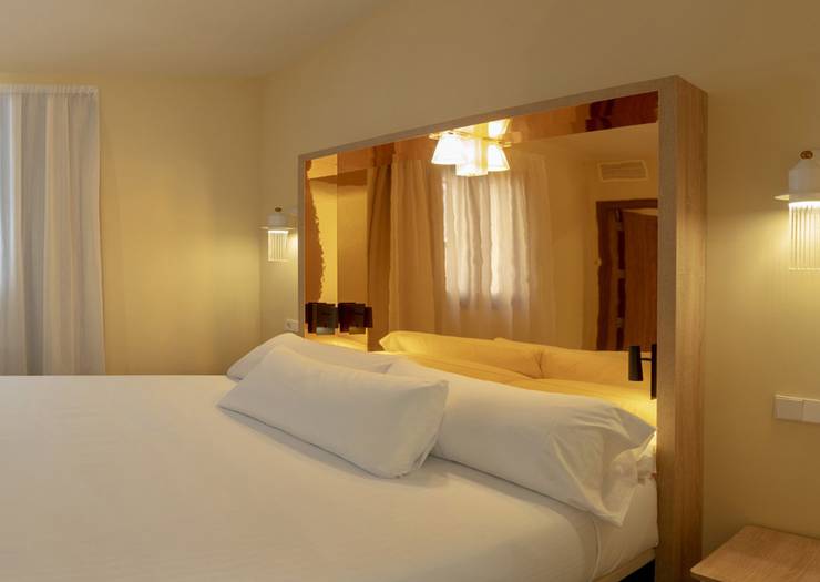 Junior suite SH Suite Palace Hotel Valencia Junior suite SH Suite Palace Hotel Valencia