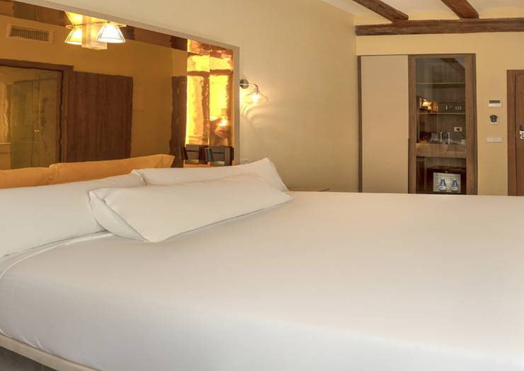 Standard room SH Suite Palace Hotel Valencia Standard room SH Suite Palace Hotel Valencia