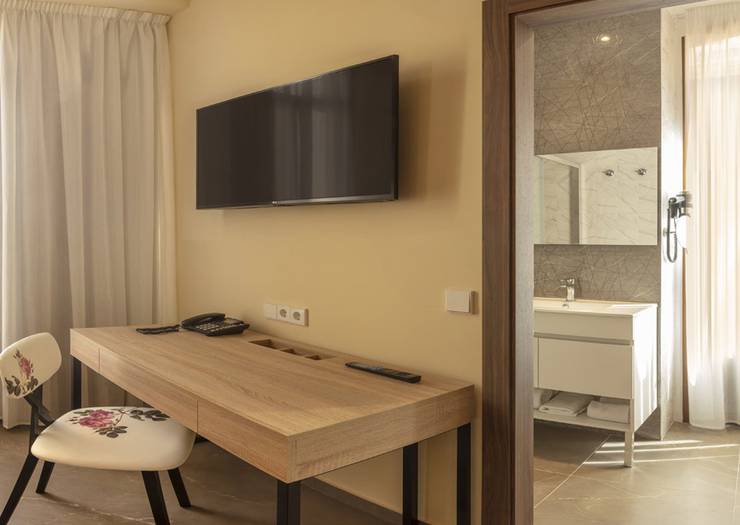 Superior room SH Suite Palace Hotel Valencia Superior room SH Suite Palace Hotel Valencia